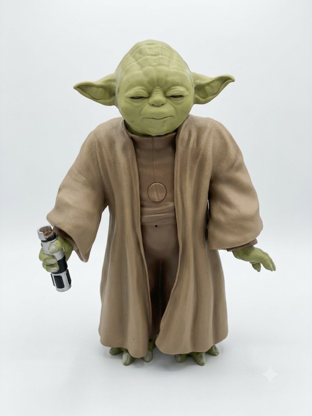 Star Wars Talking Yoda Figure no lightsaber still works battery’s are included